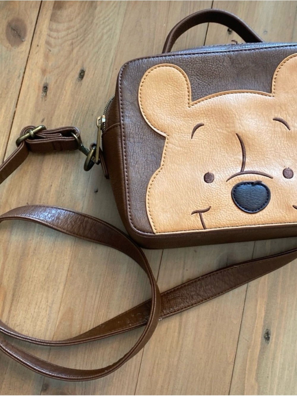 Disney-Loungefly Winnie Pooh Crossbody Bag